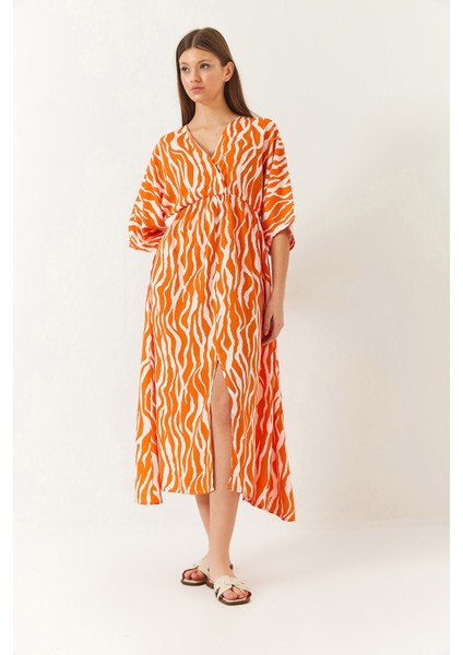 Kadın Kruvaze V Yaka Önden Yırtmaç Detaylı Desenli Elbise fiyatları