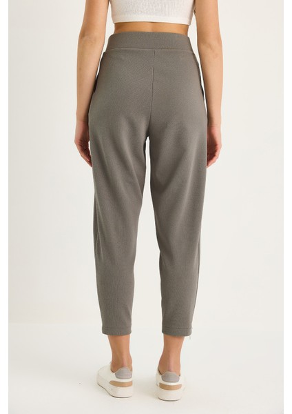 Kadın Çift Düğmeli Cep Detaylı Balon Pantolon modelleri