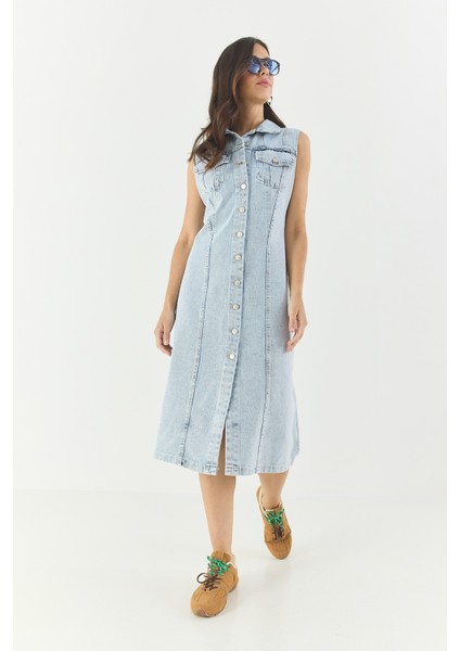 Kadın Belden Oturan Cepleri Kapaklı Sıfır Kollu Düğmeli Denim Elbise modelleri