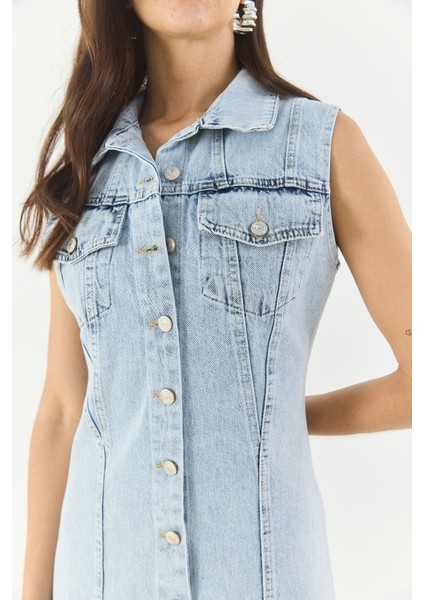 Kadın Belden Oturan Cepleri Kapaklı Sıfır Kollu Düğmeli Denim Elbise indirimleri