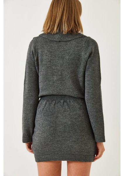 Kadın Üç Düğmeli Etekli Triko Takım modelleri