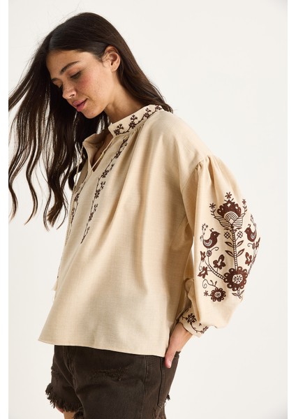 Kadın Yakası Bağlamalı Nakış Işlemeli Yazlık Gömlek fiyatları