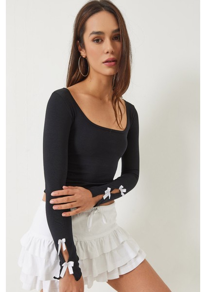 Kadın Kare Yaka Kolu Fiyonk Detaylı Fit Bluz