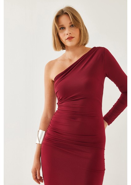 Kadın Tek Omuz ve Büzgülü Uzun Elbise