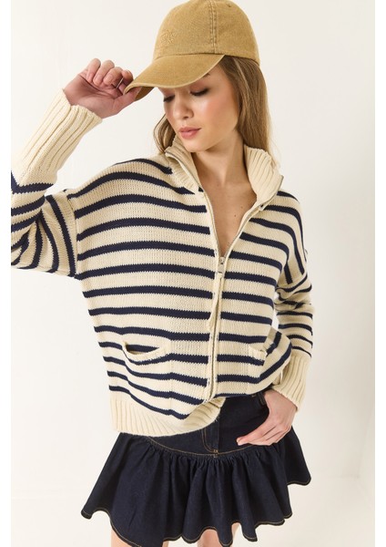 Kadın Çizgili Fermuarlı Triko Hırka modelleri