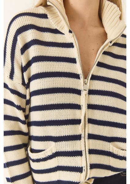 Kadın Çizgili Fermuarlı Triko Hırka