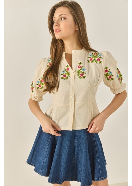 Kadın Çiçek Nakışlı Bel Detaylı Kolu Lastikli Keten Gömlek