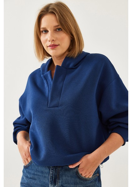 Kadın Kapişonlu V Yaka Sweatshirt