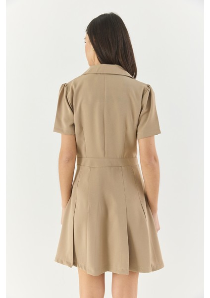Kadın Gömlek Yaka Düğme ve Kemer Detaylı Piliseli Elbise