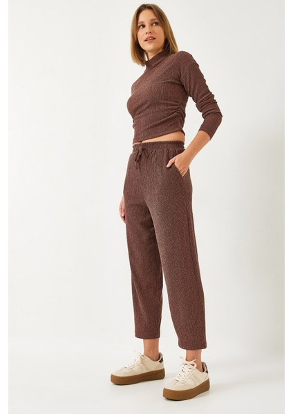 Kadın Crop Bluz ve Beli Lastikli Pantolonlu Alt Üst Takım