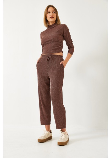 Kadın Crop Bluz ve Beli Lastikli Pantolonlu Alt Üst Takım modelleri