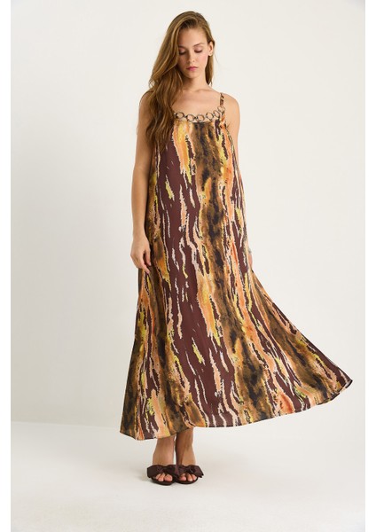 Kadın Yakası Aksesuar Detaylı Ince Askılı Saten Elbise fiyatları