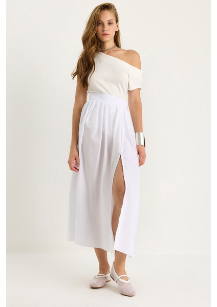 Kadın Yüksek Bel Kloş Kesim Yırtmaçlı Etek