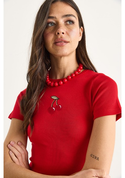 Kadın Kiraz Nakışlı Fitilli Basic Crop T-Shirt indirimleri