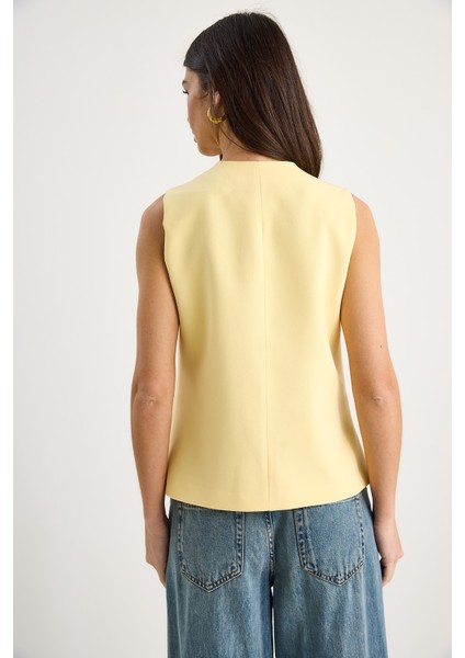 Kadın Regular Bisilet Yaka Gold Düğme Detaylı Astarlı Dokuma Yelek modelleri