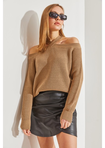 Kadın Çapraz Askılı Triko Kazak