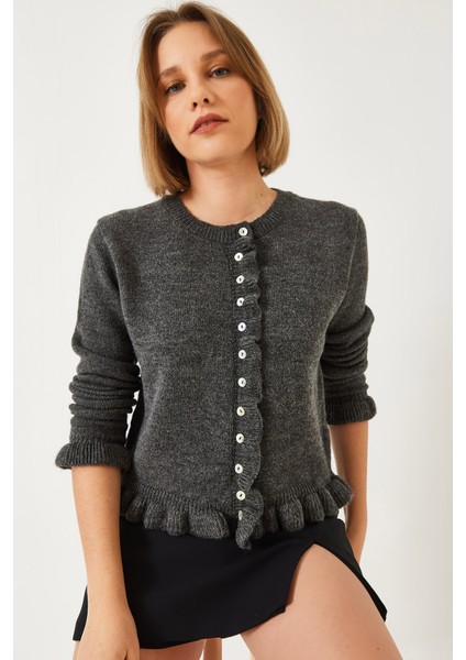 Kadın Düğmeli Fırfırlı Triko Hırka