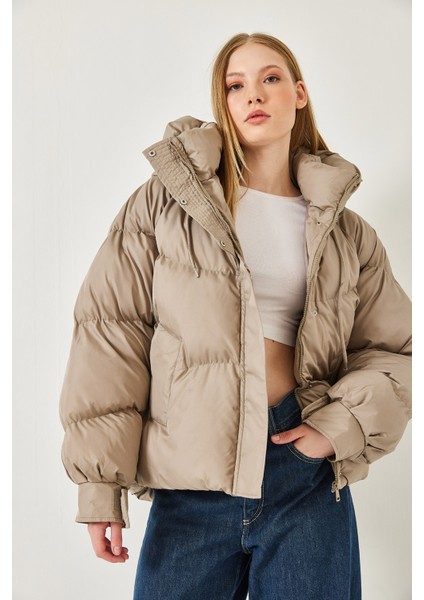 Kadın Kapişonlu Şişme Mont