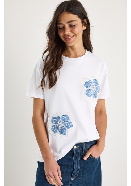 Çiçek Taş Aksesuarlı Kısa Kollu Bisiklet Yaka T-Shirt
