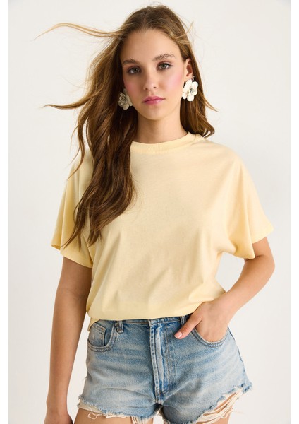 Kadın Organik Pamuklu Regular Kalıp Bisiklet Yaka Basic Kısa Kollu T-Shirt fiyatları