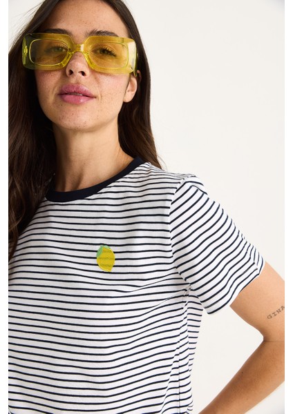 Kadın Limon Nakışlı Çizgili Pamuklu Basic T-Shirt modelleri