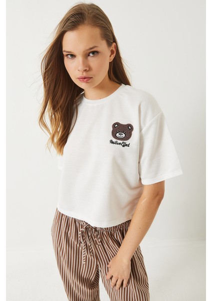 Kadın Teddy Nakışlı Penye Crop T-Shirt fiyatları