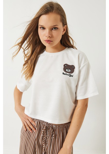 Kadın Teddy Nakışlı Penye Crop T-Shirt fırsatları