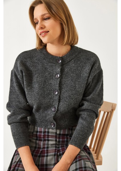 Kadın Düğmeli Triko Hırka