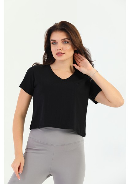 Siyah Crop V-Yaka Kadın Tişört indirimleri