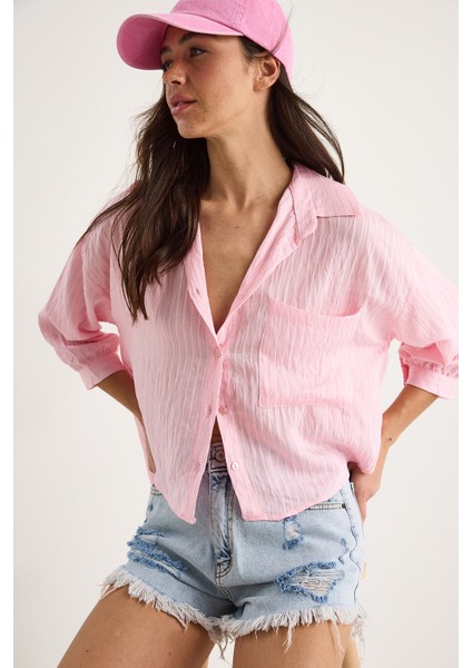 Kadın Kendinden Çizgili Yarım Kollu Tek Cep Detaylı Gömlek