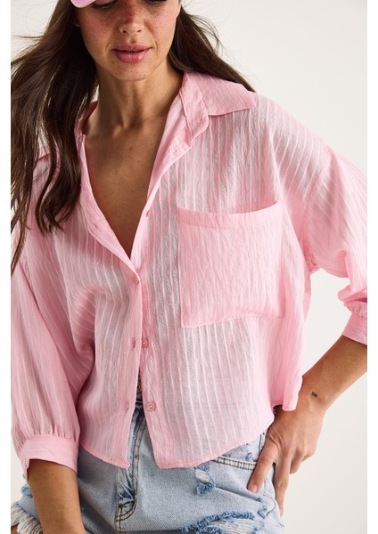 Kadın Kendinden Çizgili Yarım Kollu Tek Cep Detaylı Gömlek modelleri