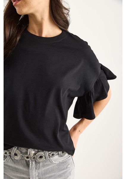 Kadın Kolları Fırfırlı Bisiklet Yaka Pamuklu T-Shirt indirimleri