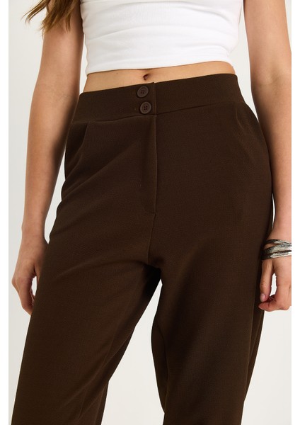 Kadın Çift Düğmeli Cep Detaylı Balon Pantolon indirimleri