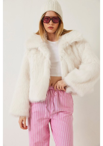 Kadın Yakalı Suni Kürklü Astarlı Mont modelleri