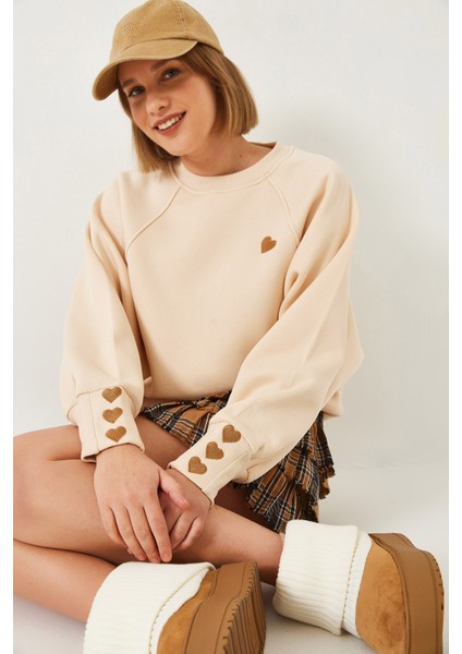 Shade Kadın Bisiklet Yaka Kalp Nakışlı Üç Iplik Şardonlu Sweatshirt