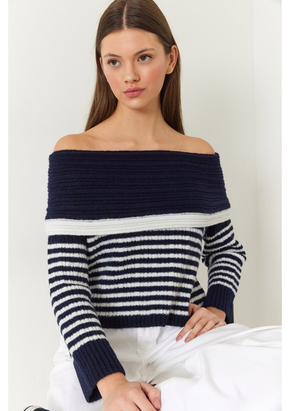 Kadın Degaje Yaka Çizgili Kazak