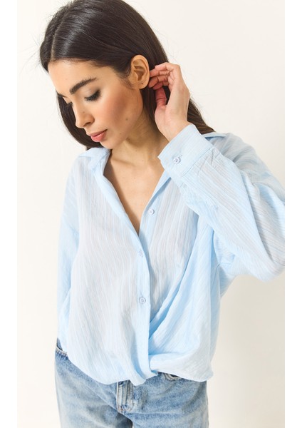 Kadın Büzgü Detaylı Jakarlı Çizgi Detaylı V Yaka Salaş Gömlek