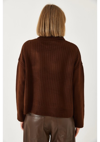 Kadın Yaka Detayl Triko Kazak fırsatları