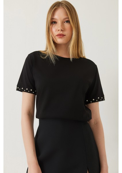 Kadın Kolları Taş Işlemeli Tshirt fırsatları