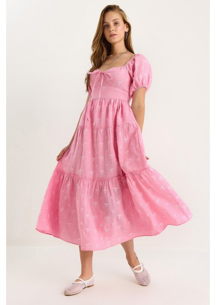 Kadın Kendinden Çiçek Nakışlı Astarlı Müslin Elbise