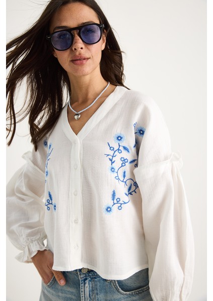 Kadın V Yaka Nakışlı Kolları Lastikli Yazlık Müslin Gömlek G-