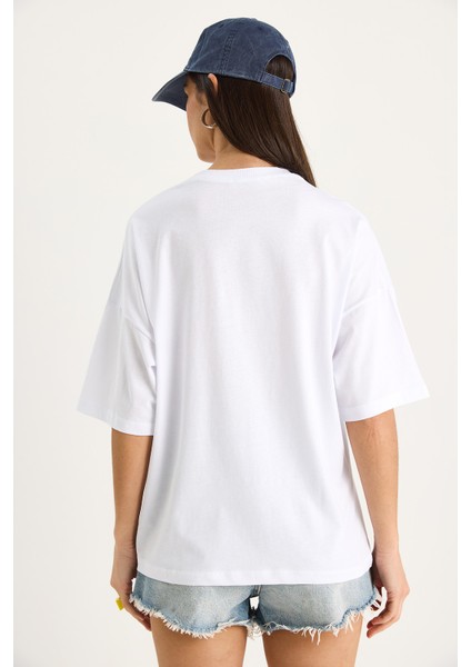 Kadın Teddy Nakışlı Bisiklet Yaka Pamuklu T-Shirt