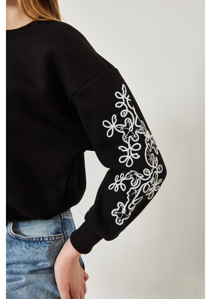 Kadın Kolları Nakış Desenli Sweatshirt modelleri