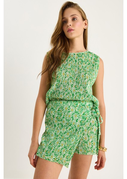 Kadın Flower Desen Pliseli Kolsuz Bluz Bel Bağlamalı Mini Şortlu Takım modelleri