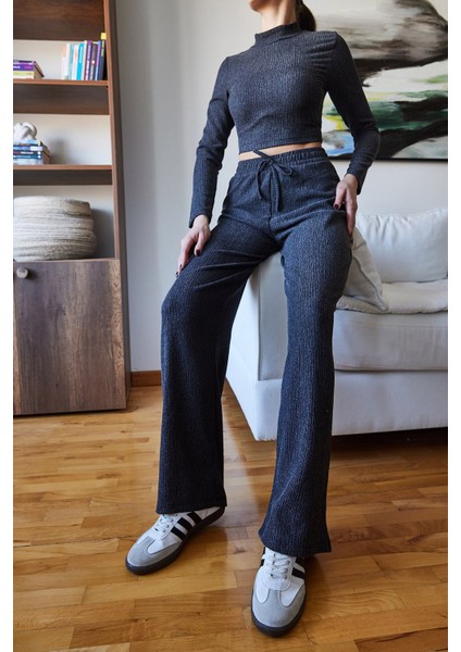 Kadın Crop Bluz ve Beli Lastikli Pantolonlu Alt Üst Takım