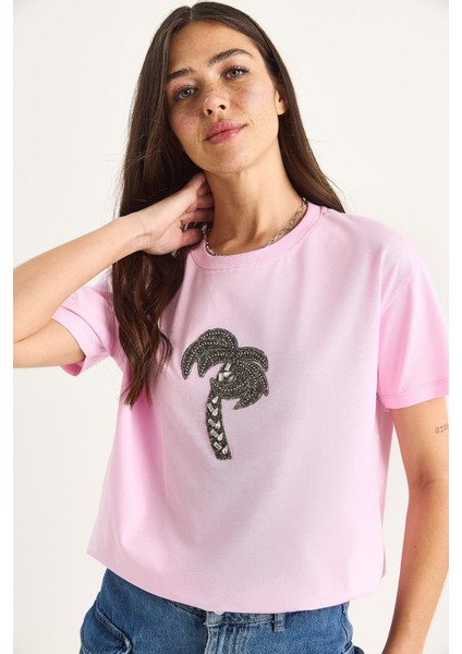 Kadın % Pamuk Bisiklet Yaka Palmiye Taş Aksesuarlı Rahat Kalıp T-Shirt fırsatları