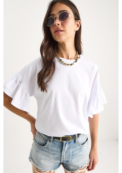 Kadın Kolları Fırfırlı Bisiklet Yaka Pamuklu T-Shirt fırsatları