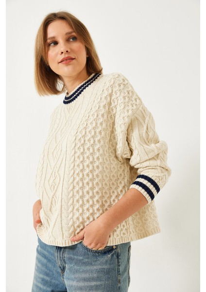 Kadın Yakası Çizgili Saç Örgülü Triko Kazak fırsatları