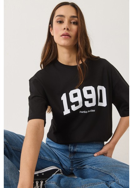 Kadın Baskılı Bisiklet Yaka Kısa Kollu Oversize Basic T-Shirt fiyatları