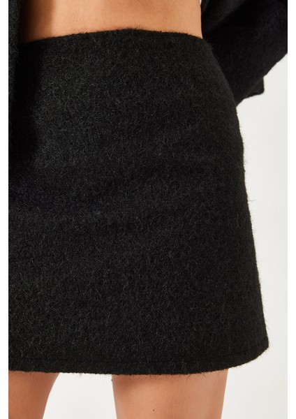 Kadın A-Kesim Kırçıllı Kaşe Kısa Etek modelleri